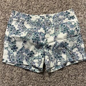 Kenzie Blue and White paisley print Women's Shorts Size 6